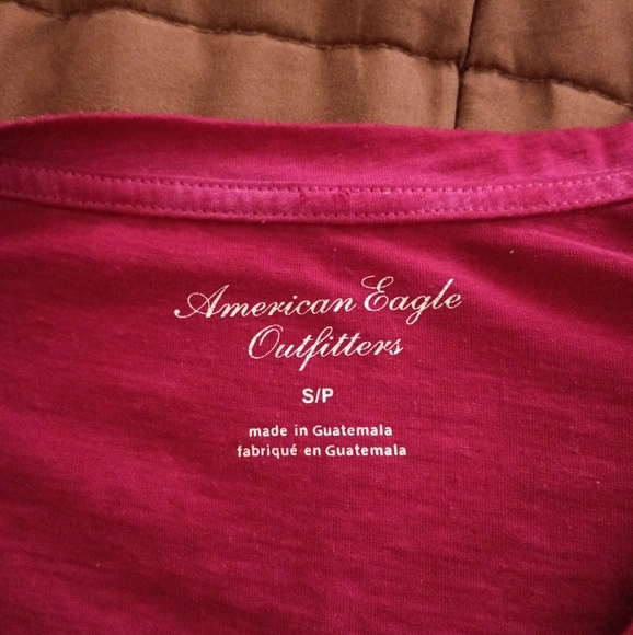 American Eagle Outfitters Crew Cut Burgundy Womans Tee. - Picture 3 of 3